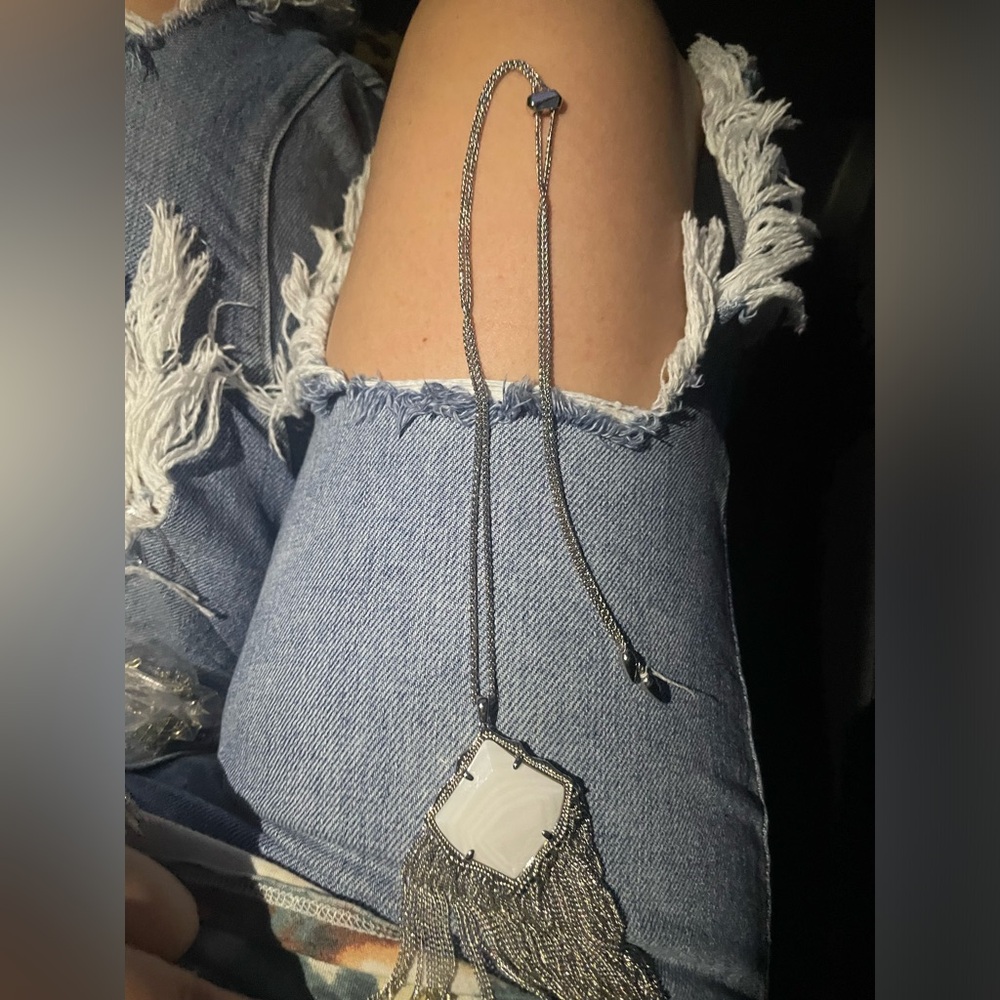 Kendra Scott necklace